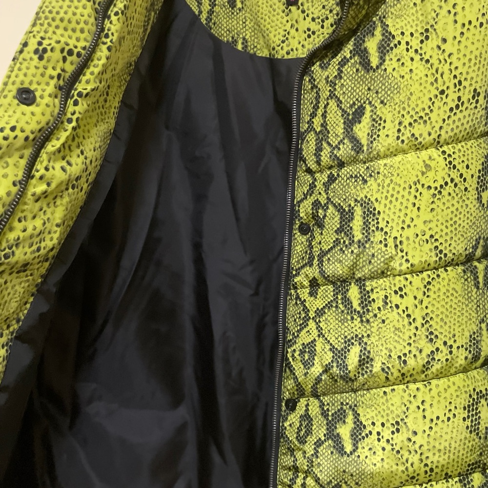 🎈🎈Betsey Johnson coat , Snake skin Pattern🎈🎈 - Picture 6 of 8